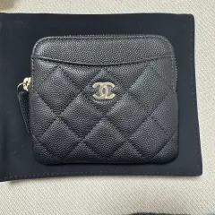 シャネル Classic キャビア ジッパー カードウォレット ゴールド 付き 新品 AP2061