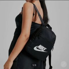 未使用級】NIKE ナップサック リュック 黒 ブラック ロゴ 極美品 