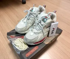 フィラ レイ トレーサー 白 スニーカー 235 (220-225 よくフィット) FILA