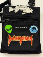 BALENCIAGA エクスプローラー XXL ボディバッグ ワッペン - メルカリ