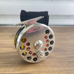 【UFMウエダ】CANTATA2200 フライリール シルバー UFMウエダ】CANTATA2200 フライリール シルバー - メルカリ