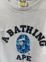 大人気]アベイシングエイプ Tシャツ カレッジロゴ マルチカモ 白色 
