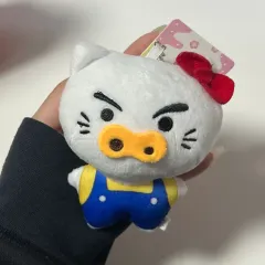 サンリオXクレヨンしんちゃん ハローキティ ぶりぶり ぬいぐるみ キーホルダー