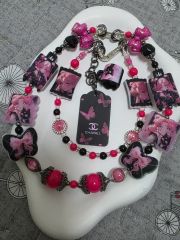 レア Betsey Johnson ミスマッチピアス 電話 唇 リボンモチーフ - メルカリ