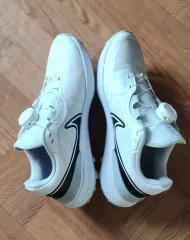 ナイキゴルフシューズ