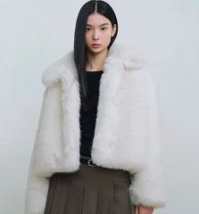 セール】XS ジッパー付きショートフェイクファーコートZARA - メルカリ