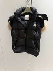 正規品 MONCLER モンクレール ファー フード ベスト 55のサムネイル