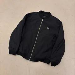 GUESS ゲス ブラック スモールロゴ ブルゾン ジャケットのサムネイル