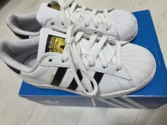 アディダス SUPERSTAR EG4958 サイズ 225