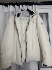 MONCLER オードリー・ホワイト コート - メルカリ