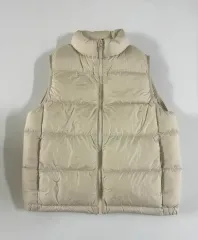 ユニクロ キッズ ダックダウン BEST 140サイズのサムネイル