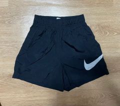 Nike x Sacai プリーツ テンポ ショートパンツ - メルカリ