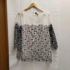 花柄刺繍　ブラウスのサムネイル