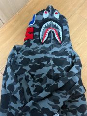 極美品】BAPE シャークパーカー 蓄光カモ 限定 完売品 - メルカリ