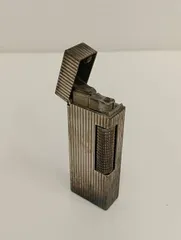 【中古品】 dunhillダンヒル ローラー式 ストライプ ガスライター シルバー 喫煙グッズ 喫煙具 ライター 現状品①のサムネイル