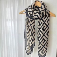TAAKK BLURRED FLOWER SCARF シルクスカーフ 45×45 - メルカリ