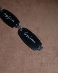 ヨウジヤマモト カラビナ キーホルダー ブラック Amazon.co.jp: ヨージヤマモト YOHJI YAMAMOTO Yohji Yamamoto POUR