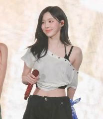 NJZ Hanni着用同型トップスhyeinseo NJZ Hanni着用同型トップスhyeinseo - メルカリ