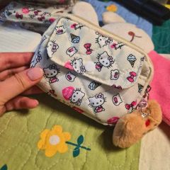 Stüssy x Hello Kitty コラボ ポーチ カラビナ付き - メルカリ