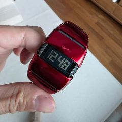 動作品】NIKE gsx titanium 時計 赤 00s y2k - メルカリ