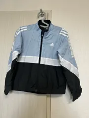 アディダス キッズ ウィンドブレーカー 140
