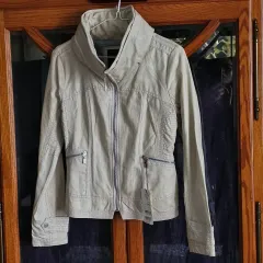 新品 XS GUESS ゲス レディース ショート 春秋 ジャケットのサムネイル