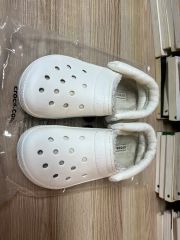 ファークロックス　カスタム品　FUR CROCS 着画 ファークロックス カスタム品 FUR CROCS 着画 - メルカリ