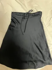 サテン ミディ丈 スカート