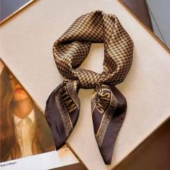 Christian Dior シルクスカーフ ハウンドトゥース - メルカリ