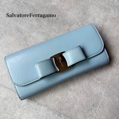 フェラガモ ヴァラ レザー長財布ロングチェーン ライトブルー - メルカリ