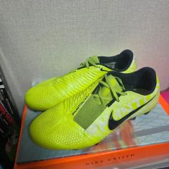 NIKE ナイキ ロマレオス3 イエロー/ブラック 26.0cmインソール2種類