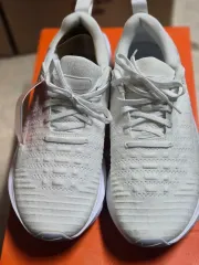 NIKE REACTX INFINITY RUN 4 290mm 出品