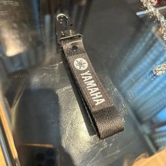 廃盤商品 YAMAHA ヤマハ 音叉マーク キーホルダー ブラック - メルカリ