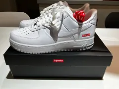 NIKE シュプリーム フォース 白 新品