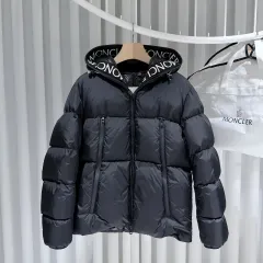 (A+/3) / モンクレール モンクレール ブラック ダウン
