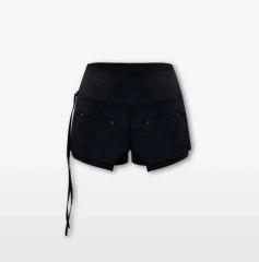 Theredthread S v-cut mini shorts - メルカリ