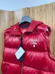 新品 PRADA プラダ リナイロン ダウン ベストのサムネイル