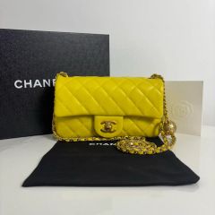 CHANEL】シャンネルパンチングCCロゴ スモールバッグ内蔵チップ - メルカリ