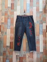 薔薇 刺繍ジーンズ ストレートデニム レディース【未使用・タグ付き 