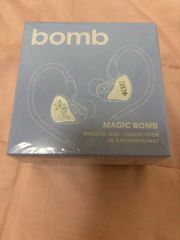 ILLIT アイリットBOMB イヤホン イヤモニ風 - メルカリ