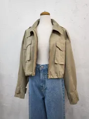 春新商品 カーキ色 クロップド マウンテンパーカー アウター