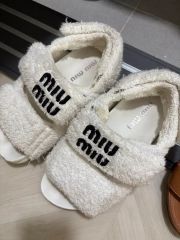 あ*様 miumiu ボアシリンングスニーカー ホワイト - メルカリ