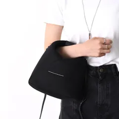 MM6 MAISON MARGIELA エムエムシックス メゾンマルジェラ バッグ ショルダーバッグ Japanese ジャパニーズ メッシュクロスボディバッグ SB6WD0026 P6414 レディース ユニセックス ブラック トライアングル