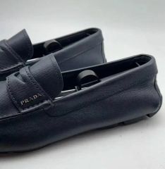 新品未使用】PRADA レザー ローファー UK6.5 - メルカリ