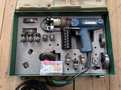 カクタス EV-200圧着器 マキタバッテリー使用可能 - メルカリ