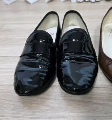 LOISIR 新品 MADE IN ENGLAND パテントレザー スリッポン黒 - メルカリ
