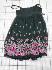 ◇ ⊂ レストローズ L'EST ROSE 4ET3240-2 花柄刺繍キャミワンピース ブラック系 レディース E  【1604140014348】