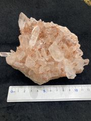 マニカラン産 ヒマヤラ水晶クラスター 淡いピンクの水晶クラスター