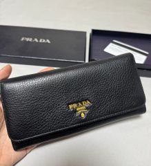 ✨新品未使用✨ PRADA 長財布 サフィアーノ アイコン フラップ - メルカリ