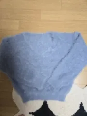 スカイブルー Vネック アンゴラ ニット